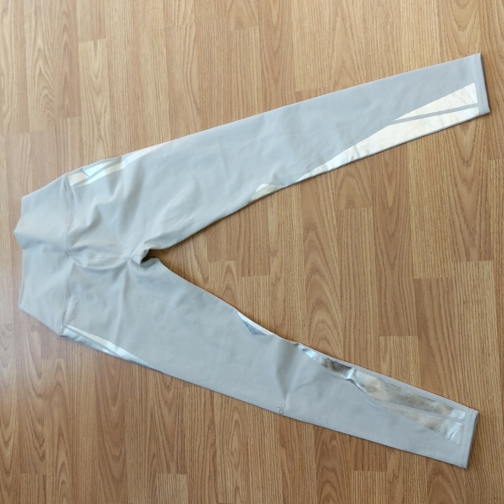 Alo Airbrush Leggings Dove Grey with Silver Facet Size Small - Picture 11 of 13